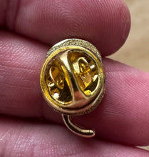 Load image into Gallery viewer, NEW **2024 Poppy lapel badge